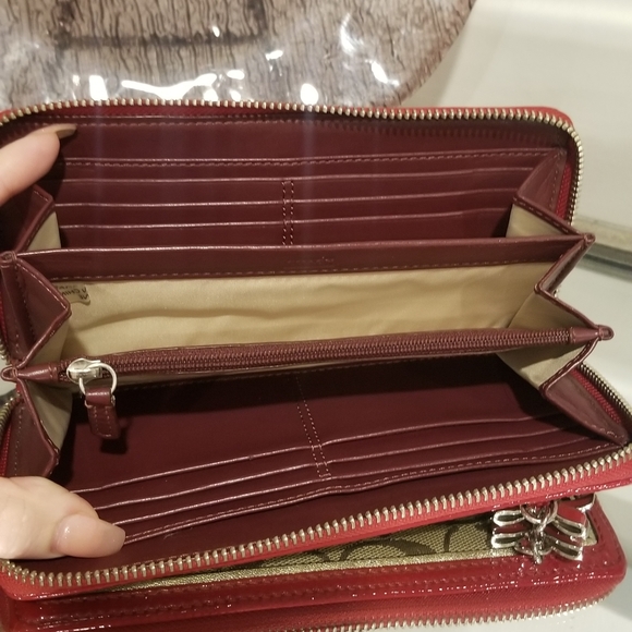 COACH Khaki & Red Accordion Wallet w/ bow charm - Picture 8 of 9